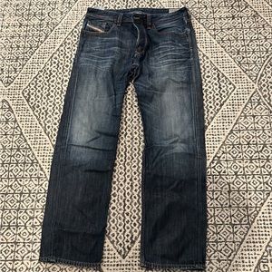 Diesel Larkee straight leg button fly jeans EUC. Size 36 w 32 L